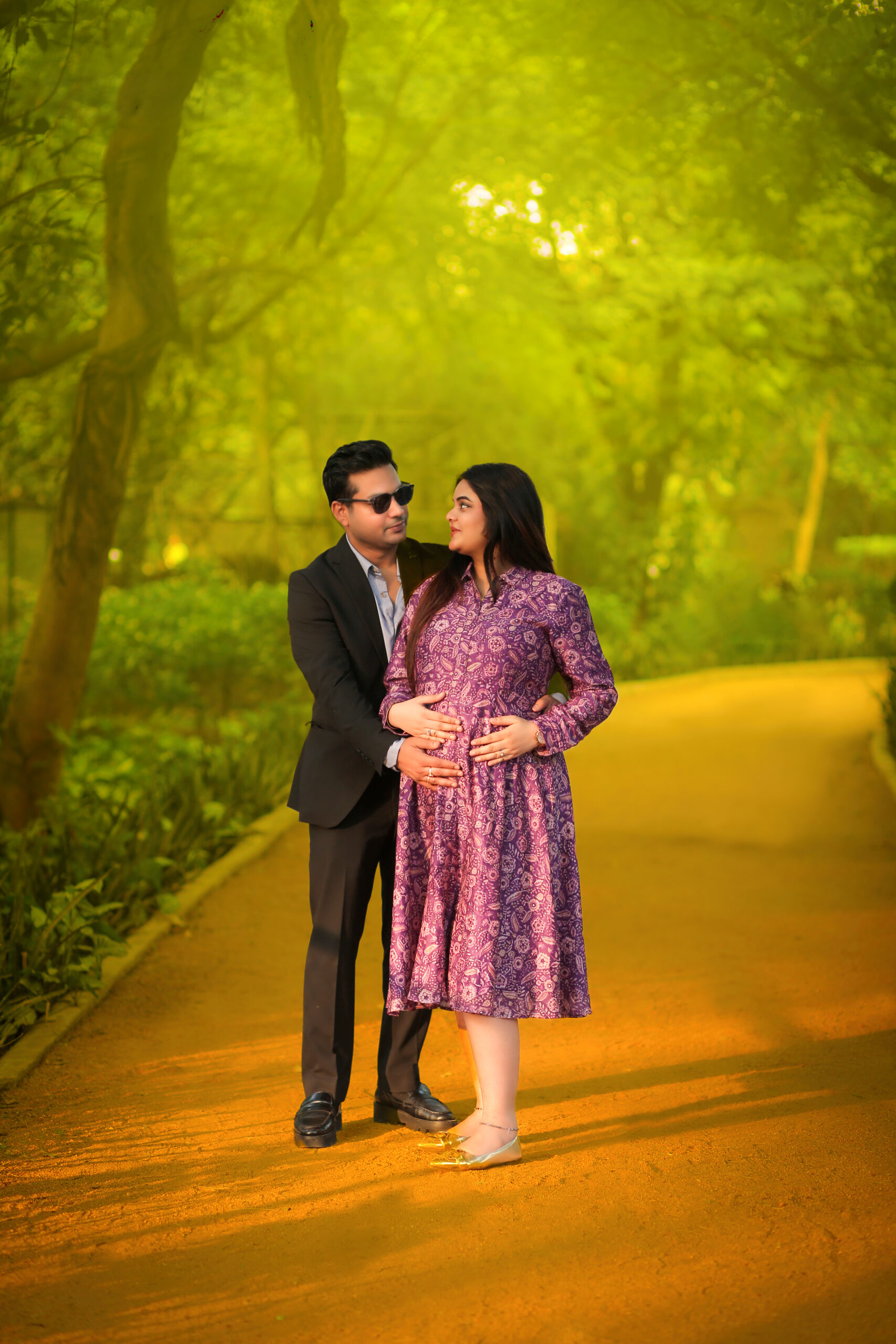 “From bump to baby — capturing the beauty of motherhood, one frame at a time.” #MaternityPhotography #MotherhoodMoments #DelhiPhotographer